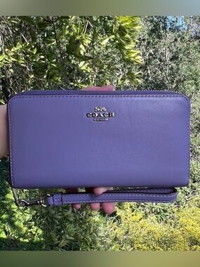 COACH Long Zip-Around Wallet Purple Smooth Leather w Silver Hardware AUTHENTIC